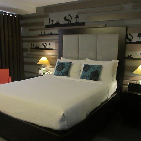 The Theodore Hotel Tagaytay City Bagian luar foto