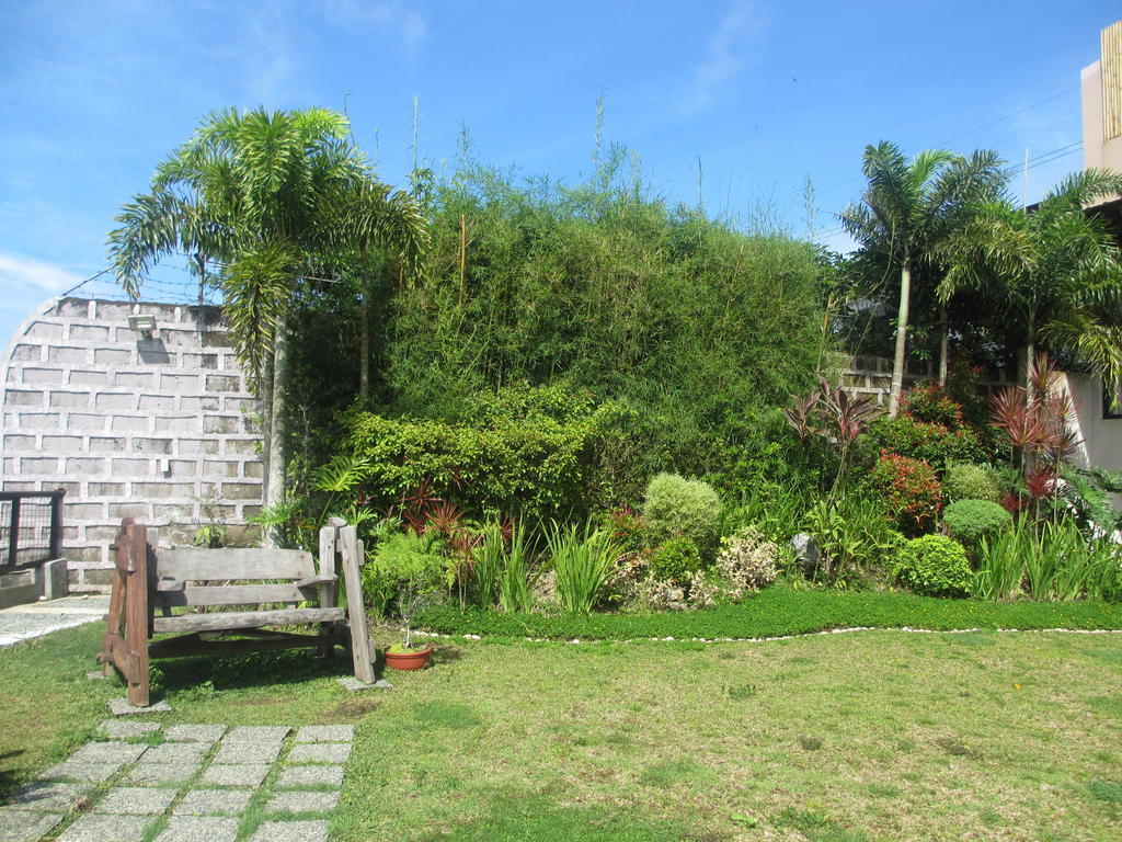 The Theodore Hotel Tagaytay City Bagian luar foto