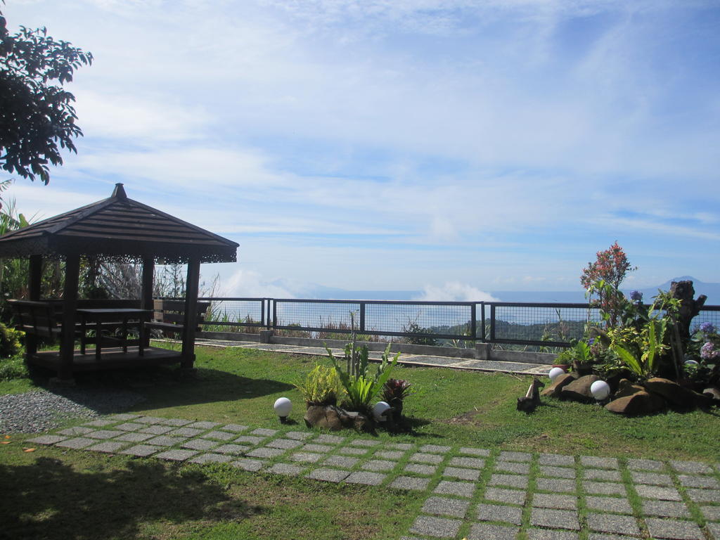 The Theodore Hotel Tagaytay City Bagian luar foto