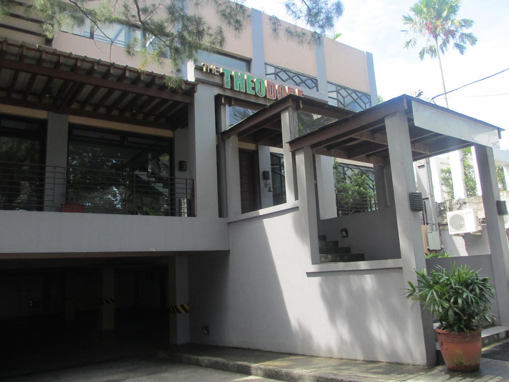 The Theodore Hotel Tagaytay City Bagian luar foto