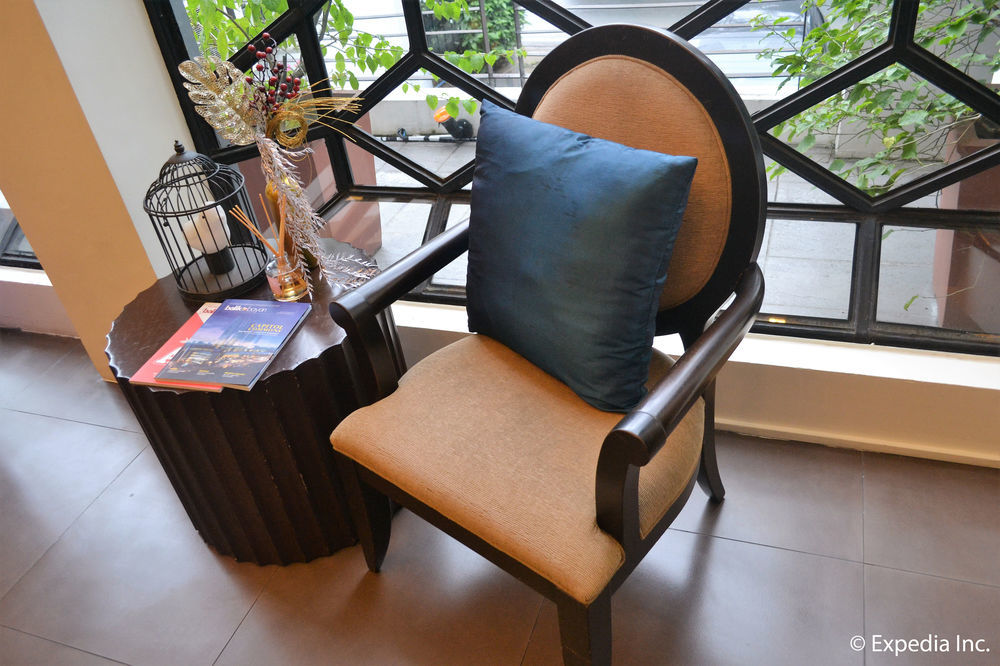 The Theodore Hotel Tagaytay City Bagian luar foto