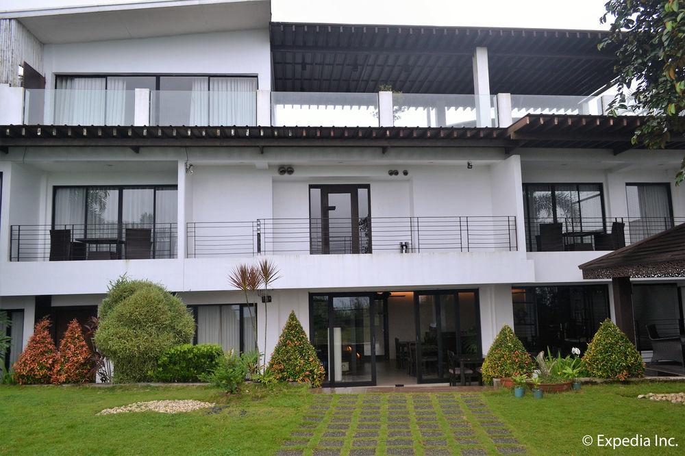 The Theodore Hotel Tagaytay City Bagian luar foto