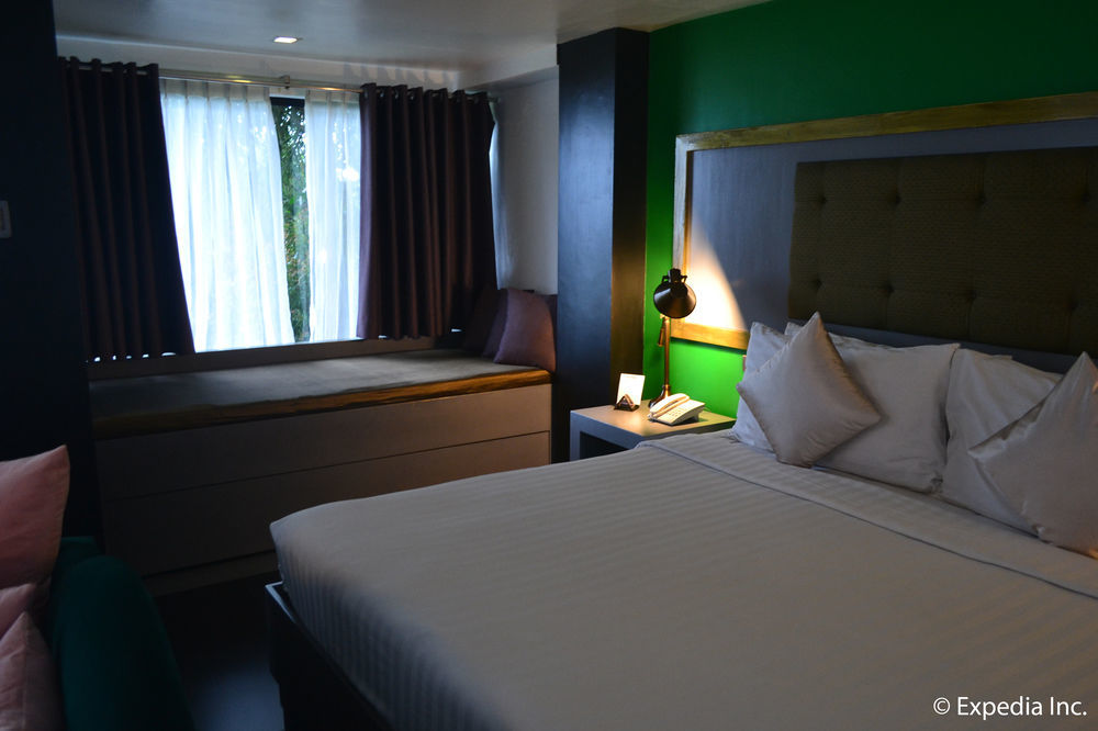 The Theodore Hotel Tagaytay City Bagian luar foto